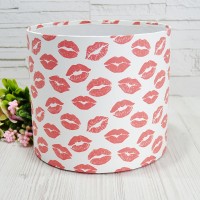 Капелюшна коробка KISS 20смх18см